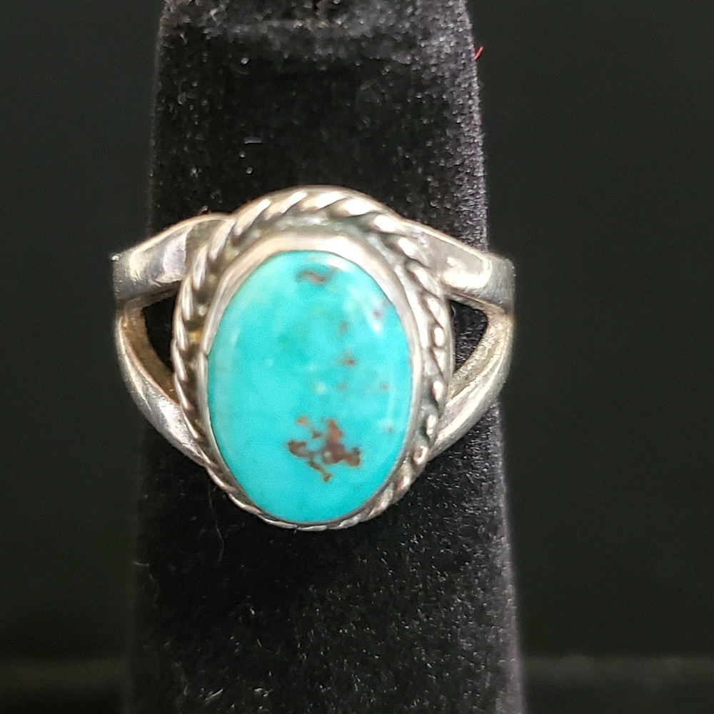 925 JEWELRY: Petite Silver and Turquoise Ring